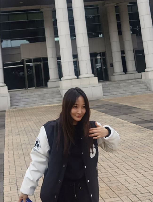 Ngọc nữ showbiz mất chồng, trải qua ca phẫu thuật su&yacute;t nguy kịch- Ảnh 4.