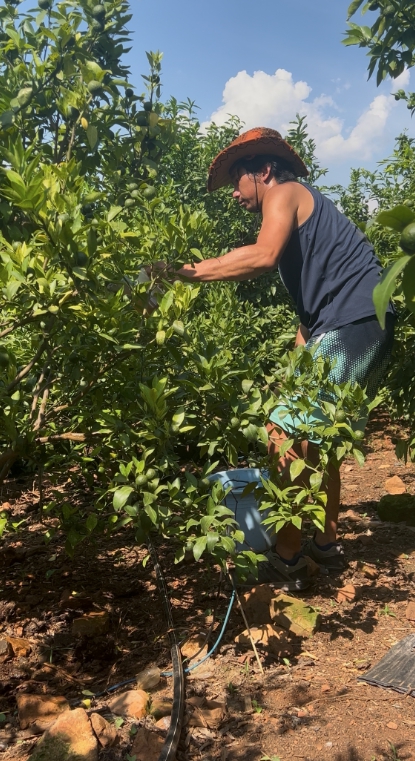 Thiếu gia có 3 bằng thạc sĩ bỏ biệt thự để sống vô gia cư: “Rửa bát, tưới cây cho tôi cảm giác tự do mà tiền không mua được”- Ảnh 3. Thiếu gia có 3 bằng thạc sĩ bỏ biệt thự để sống vô gia cư: “Rửa bát, tưới cây cho tôi cảm giác tự do mà tiền không mua được”- Ảnh 3.