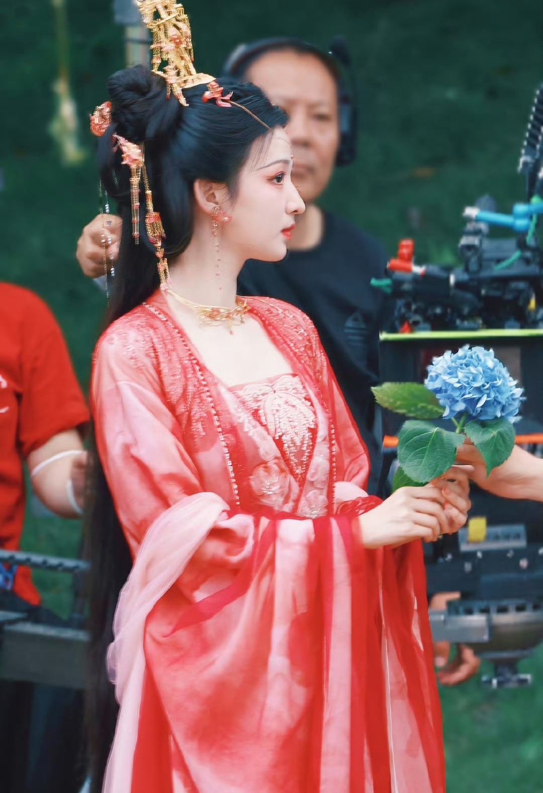 Trăm sung ng&agrave;n sướng khi phim Trung Quốc n&agrave;y chiếu: Nữ ch&iacute;nh l&agrave; kiệt t&aacute;c tạo h&oacute;a, ngắm rồi đi ngủ vẫn cười- Ảnh 2.