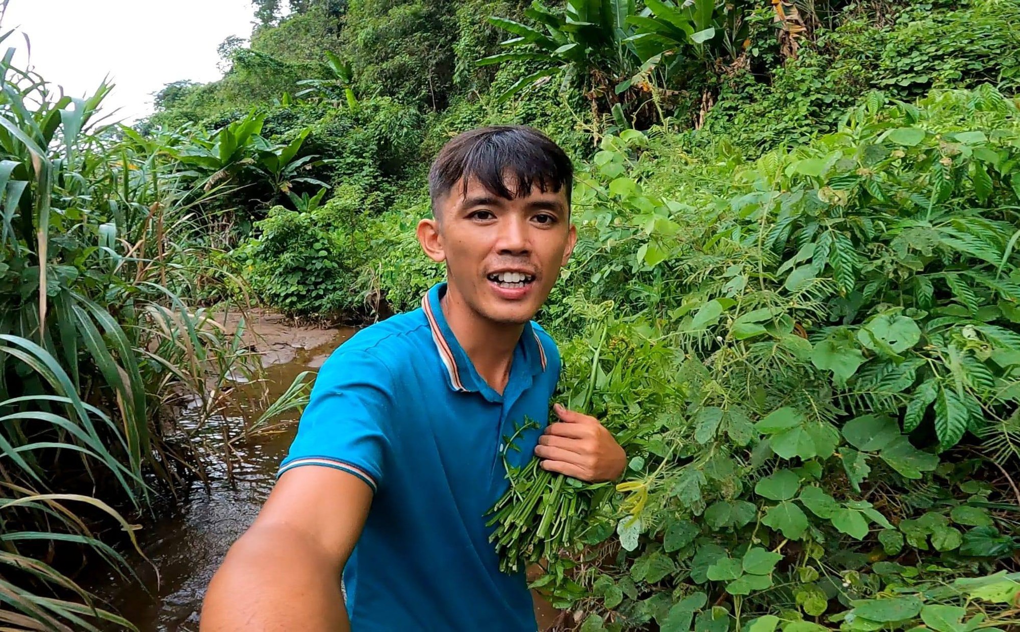 Sang Vlog công bố tiền thưởng Tết cho các thành viên trong team gây bất ngờ lớn- Ảnh 6. Sang Vlog công bố tiền thưởng Tết cho các thành viên trong team gây bất ngờ lớn- Ảnh 6.