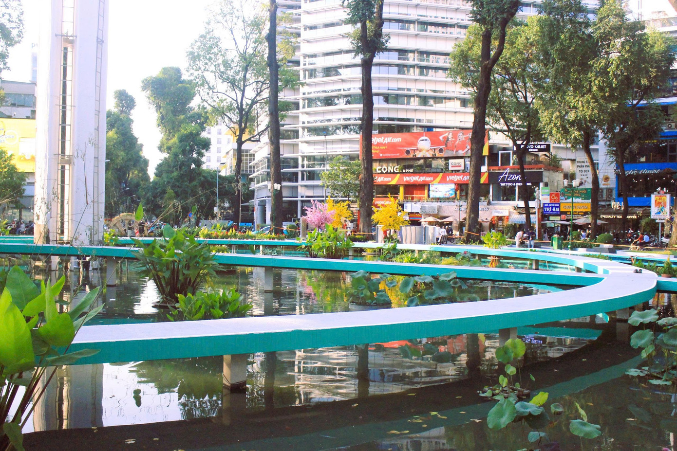 Hồ Con R&ugrave;a sơn lại m&agrave;u kh&aacute;c sau tranh c&atilde;i- Ảnh 8.