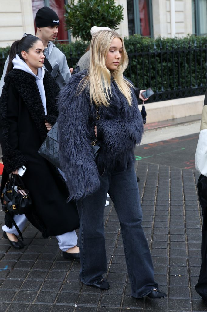 Tiểu thư Harper Beckham học hệ gi&aacute;o dục tinh hoa 1 tỷ/năm, được l&oacute;t sẵn đường trở th&agrave;nh người thừa kế đế chế 13.000 tỷ- Ảnh 2.