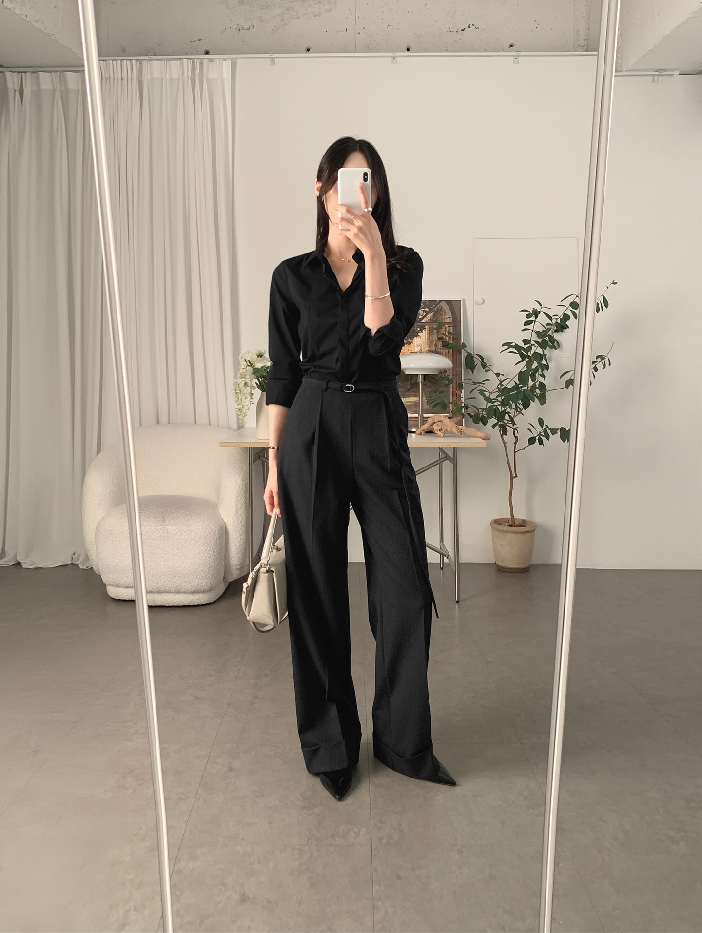 5 món thời trang công sở tôn dáng rất hiệu quả, mặc lên trông vừa cao ráo vừa thon gọn- Ảnh 4. 5 món thời trang công sở tôn dáng rất hiệu quả, mặc lên trông vừa cao ráo vừa thon gọn- Ảnh 4.