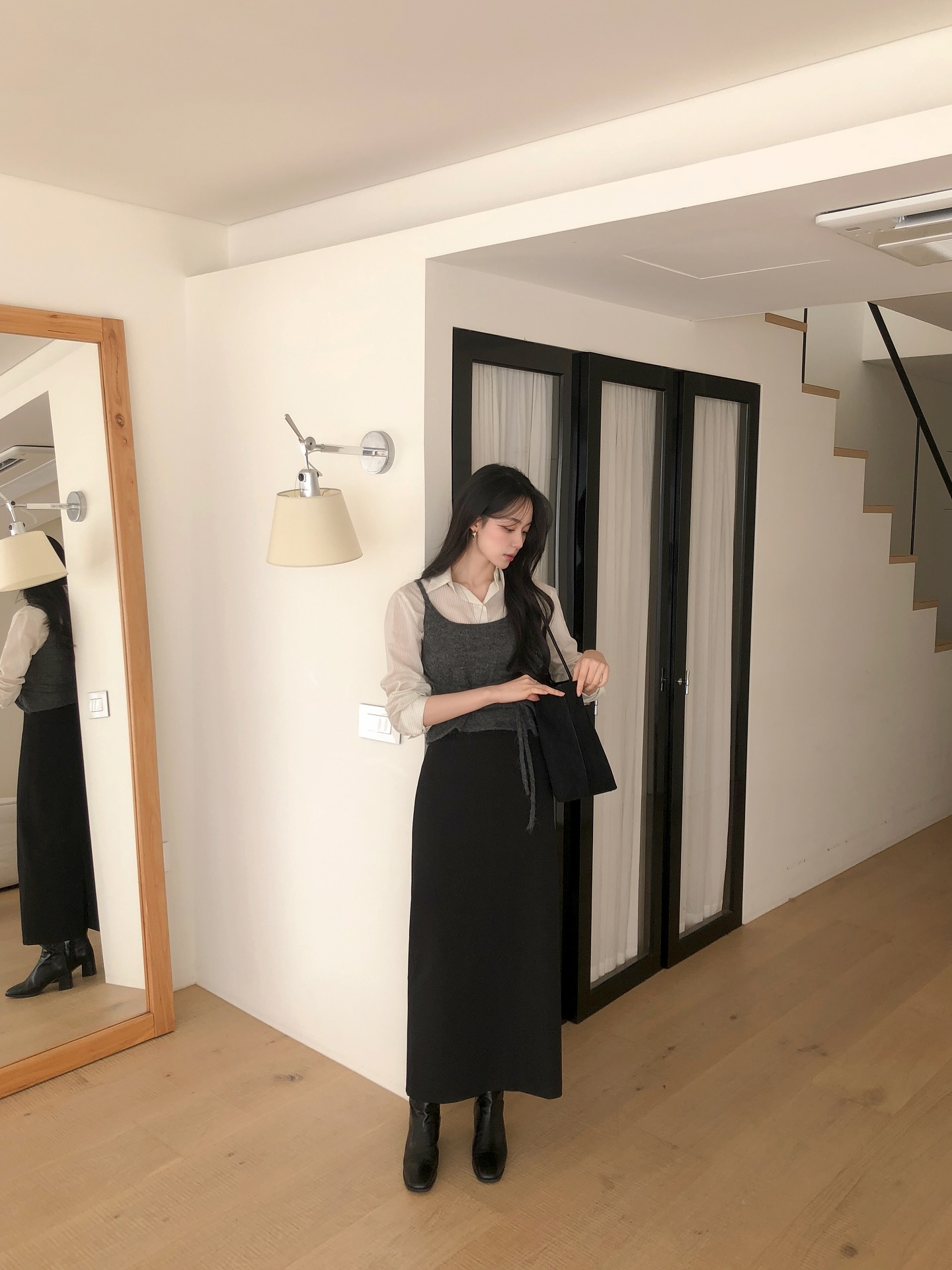 Kh&ocirc;ng chỉ mỗi quần jeans mới hack tuổi, 4 item n&agrave;y cũng trẻ h&oacute;a phong c&aacute;ch cực tốt- Ảnh 7.