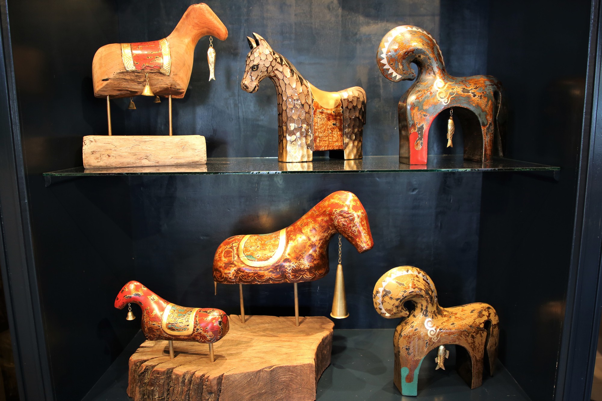 Cận cảnh "b&aacute;u vật" bất ngờ lộ diện từ những c&agrave;nh củi kh&ocirc; dạt v&agrave;o bờ biển Hội An sau mưa lũ- Ảnh 8.