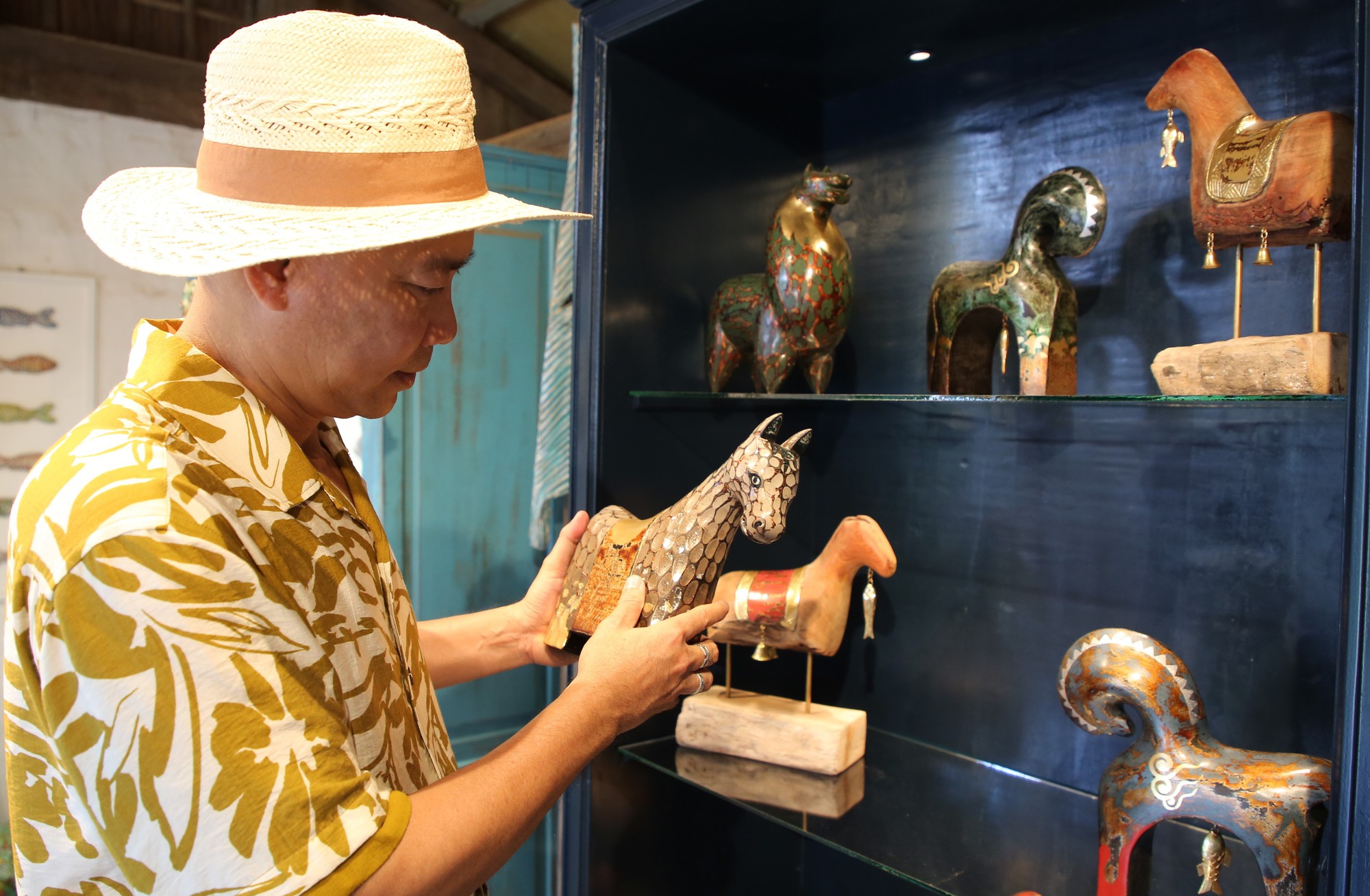 Cận cảnh "b&aacute;u vật" bất ngờ lộ diện từ những c&agrave;nh củi kh&ocirc; dạt v&agrave;o bờ biển Hội An sau mưa lũ- Ảnh 9.