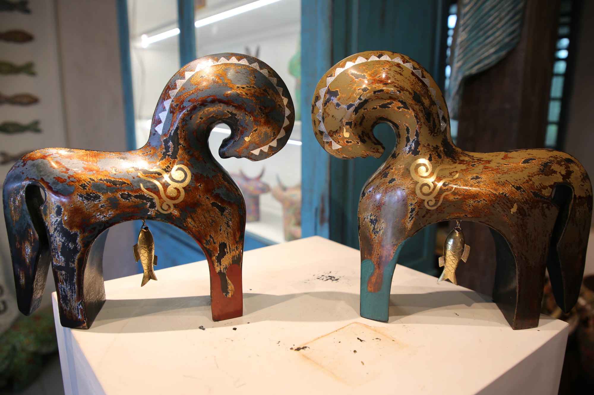 Cận cảnh "b&aacute;u vật" bất ngờ lộ diện từ những c&agrave;nh củi kh&ocirc; dạt v&agrave;o bờ biển Hội An sau mưa lũ- Ảnh 11.