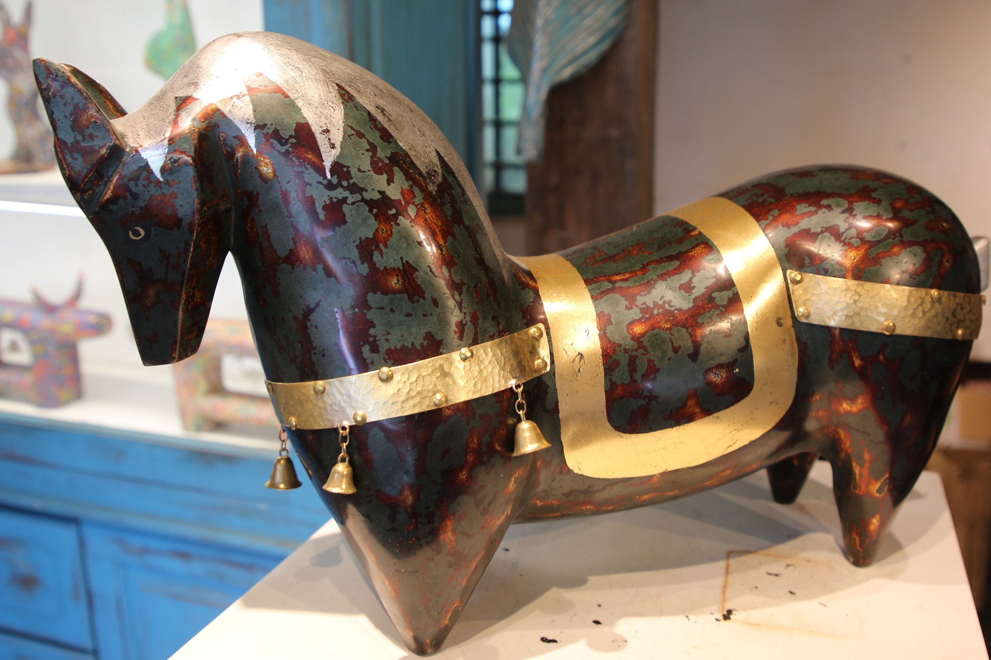 Cận cảnh "b&aacute;u vật" bất ngờ lộ diện từ những c&agrave;nh củi kh&ocirc; dạt v&agrave;o bờ biển Hội An sau mưa lũ- Ảnh 10.