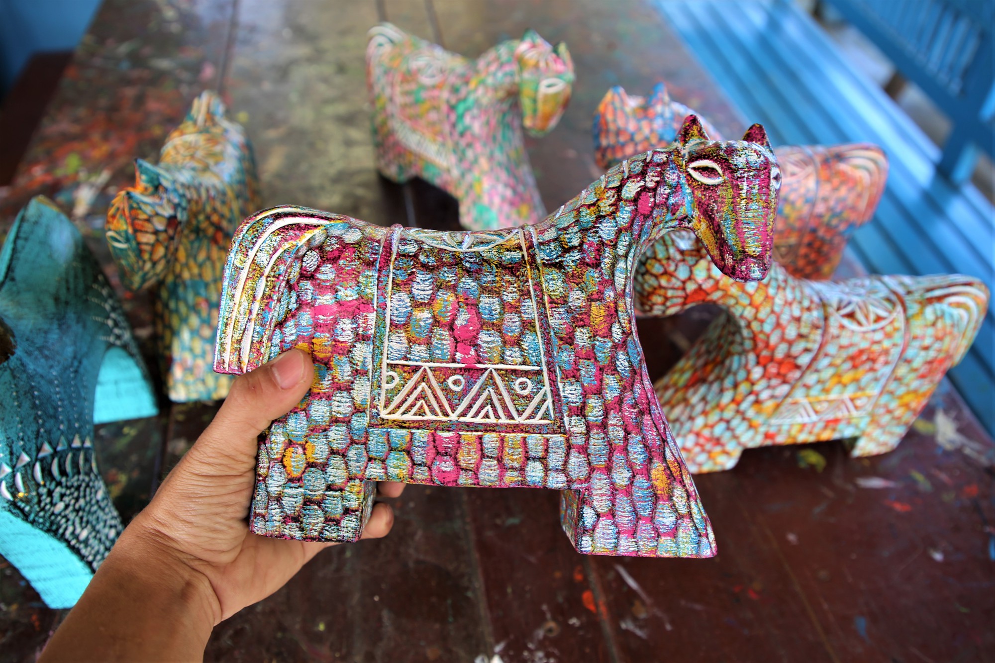 Cận cảnh "b&aacute;u vật" bất ngờ lộ diện từ những c&agrave;nh củi kh&ocirc; dạt v&agrave;o bờ biển Hội An sau mưa lũ- Ảnh 18.