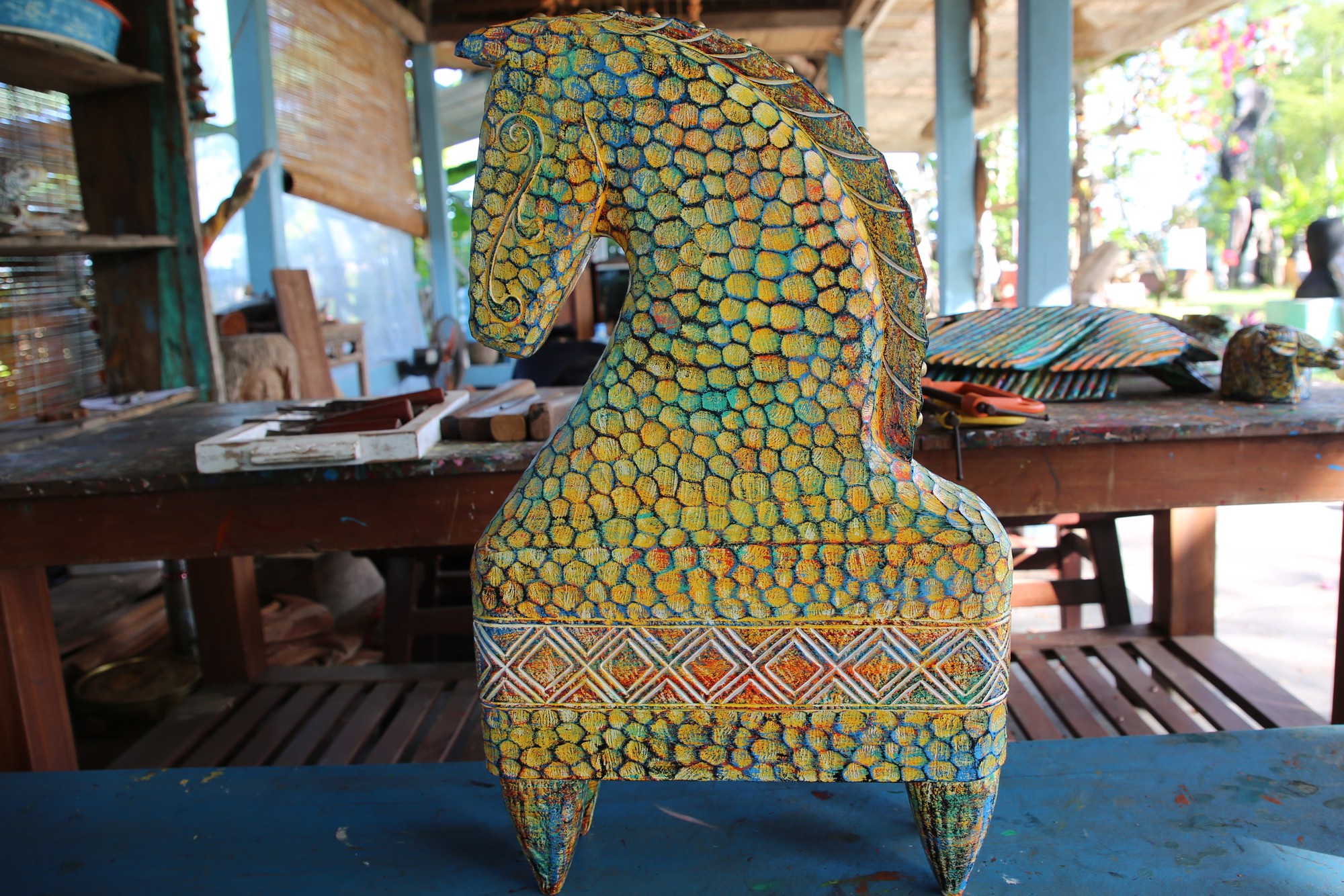 Cận cảnh "b&aacute;u vật" bất ngờ lộ diện từ những c&agrave;nh củi kh&ocirc; dạt v&agrave;o bờ biển Hội An sau mưa lũ- Ảnh 17.