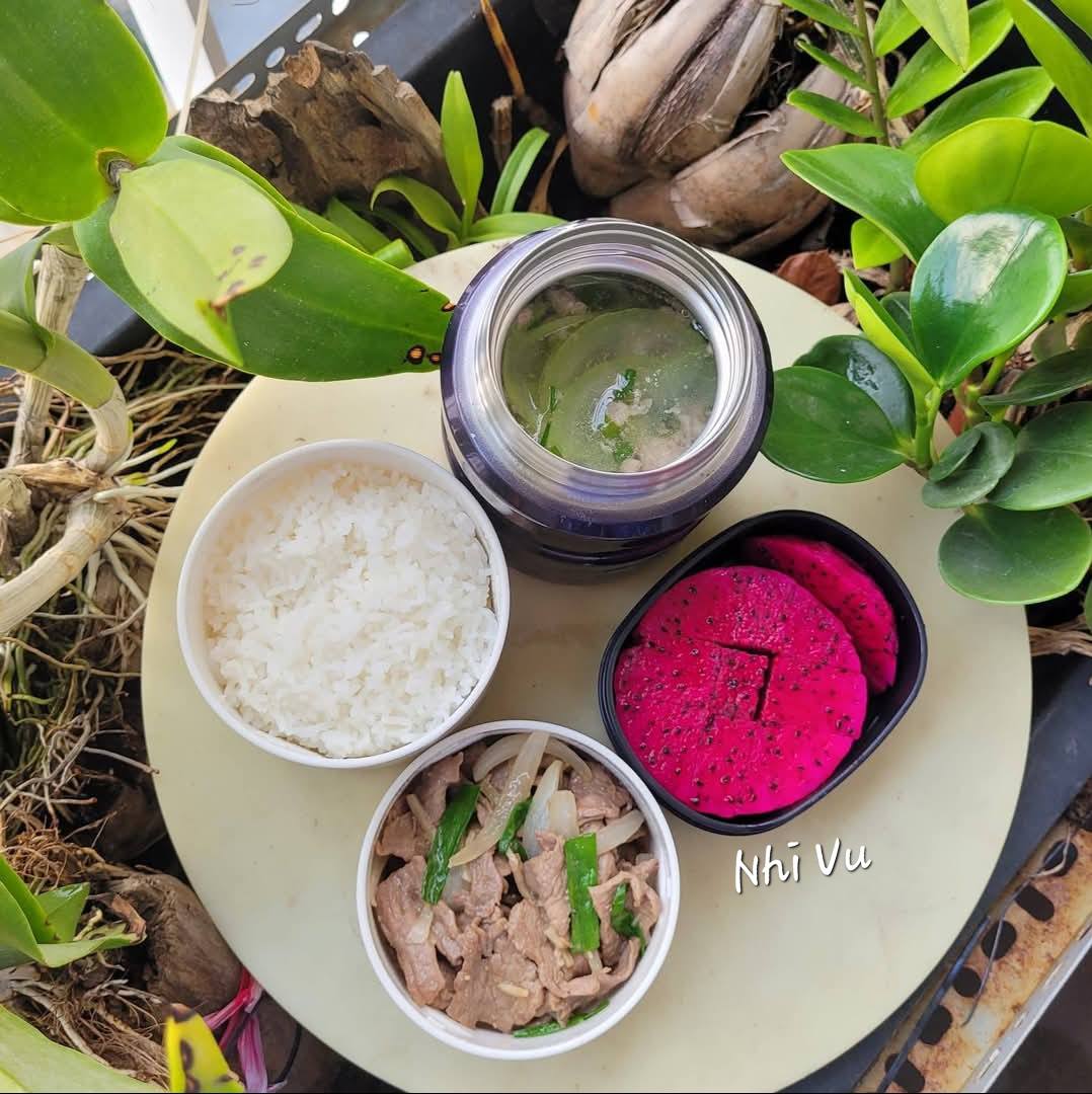 Mẹ TP HCM ph&aacute;t động &ldquo;chiến dịch nấu cơm 15 ph&uacute;t mỗi s&aacute;ng&rdquo; cho con mang đi học, phản ứng của b&eacute; g&aacute;i khiến mẹ ngỡ ng&agrave;ng- Ảnh 14.