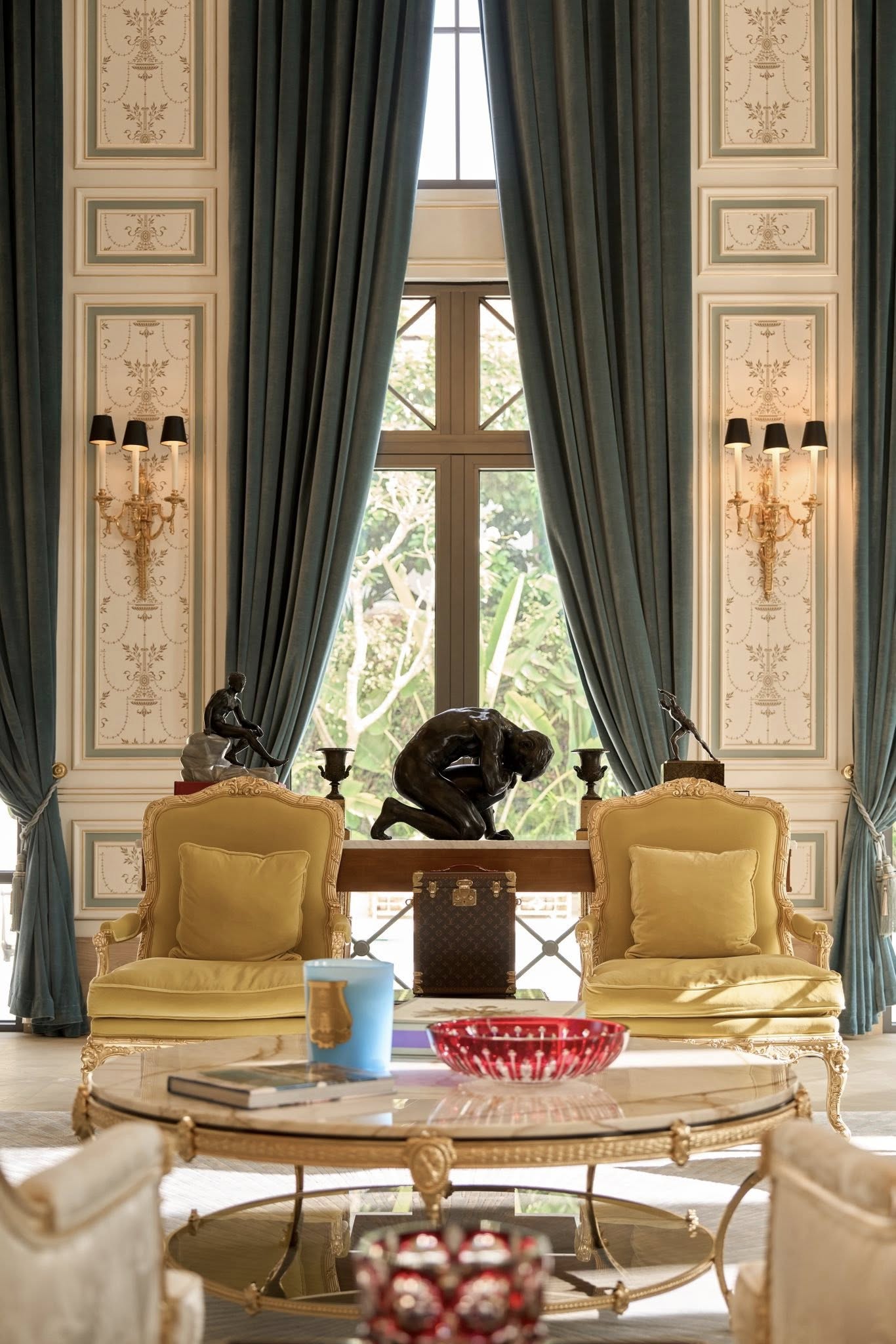 Biệt thự triệu đ&ocirc; ở TP.HCM của Th&aacute;i C&ocirc;ng bị ch&ecirc; 