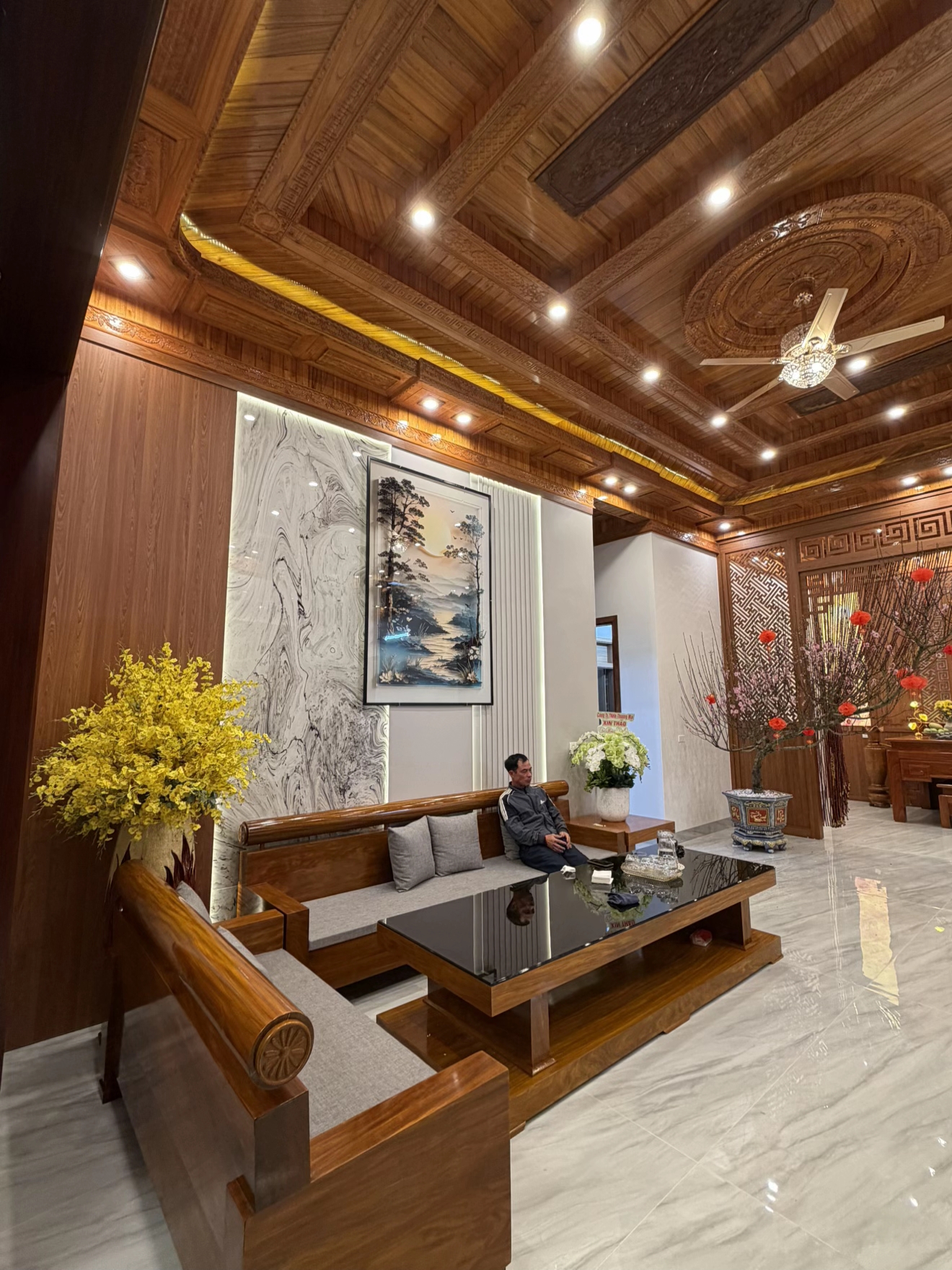 Cận cảnh bàn thờ Tết khiến 2 triệu người xuýt xoa: Cận cảnh bàn thờ Tết khiến 2 triệu người xuýt xoa: