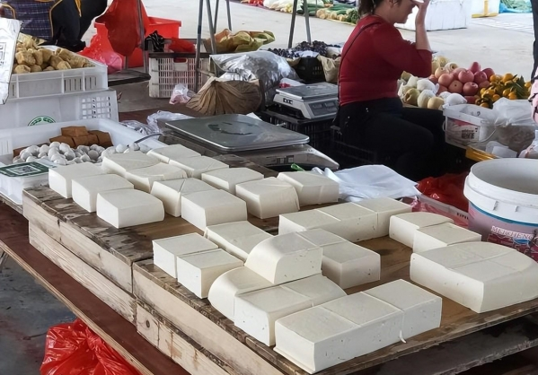 Đậu phụ mua về c&oacute; n&ecirc;n rửa kh&ocirc;ng? Đầu bếp chuy&ecirc;n nghiệp đưa ra c&acirc;u trả lời g&acirc;y bất ngờ - Ảnh 2.