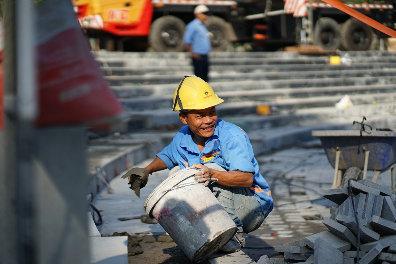 Biểu trưng &ldquo;giọt nước&rdquo; cao 6m tưởng niệm nạn nh&acirc;n COVID-19 ở TP.HCM c&oacute; g&igrave; đặc biệt?- Ảnh 13.