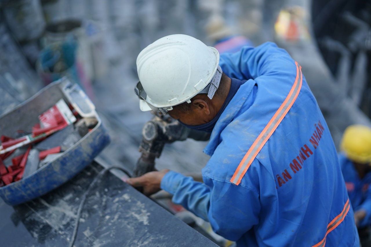 Biểu trưng &ldquo;giọt nước&rdquo; cao 6m tưởng niệm nạn nh&acirc;n COVID-19 ở TP.HCM c&oacute; g&igrave; đặc biệt?- Ảnh 12.