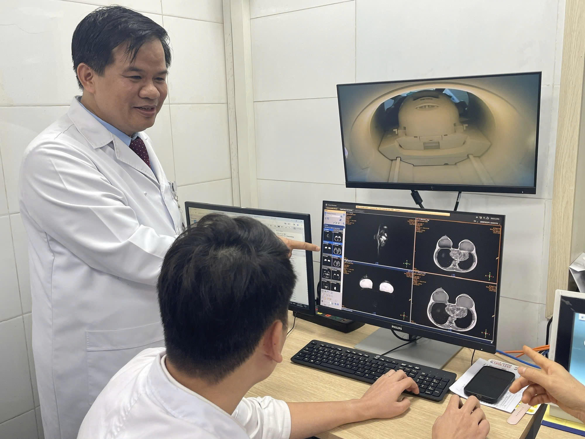 Bộ Y tế l&ecirc;n tiếng về việc BHYT kh&ocirc;ng thanh to&aacute;n X-quang dưới 6 ph&uacute;t- Ảnh 1.