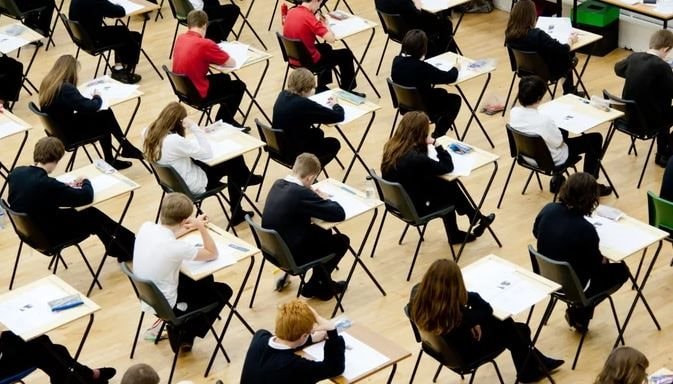 Một sinh vi&ecirc;n vừa bị kết &aacute;n 3 th&aacute;ng t&ugrave; v&igrave; thu&ecirc; người thi hộ chứng chỉ tiếng Anh TOEFL- Ảnh 2.