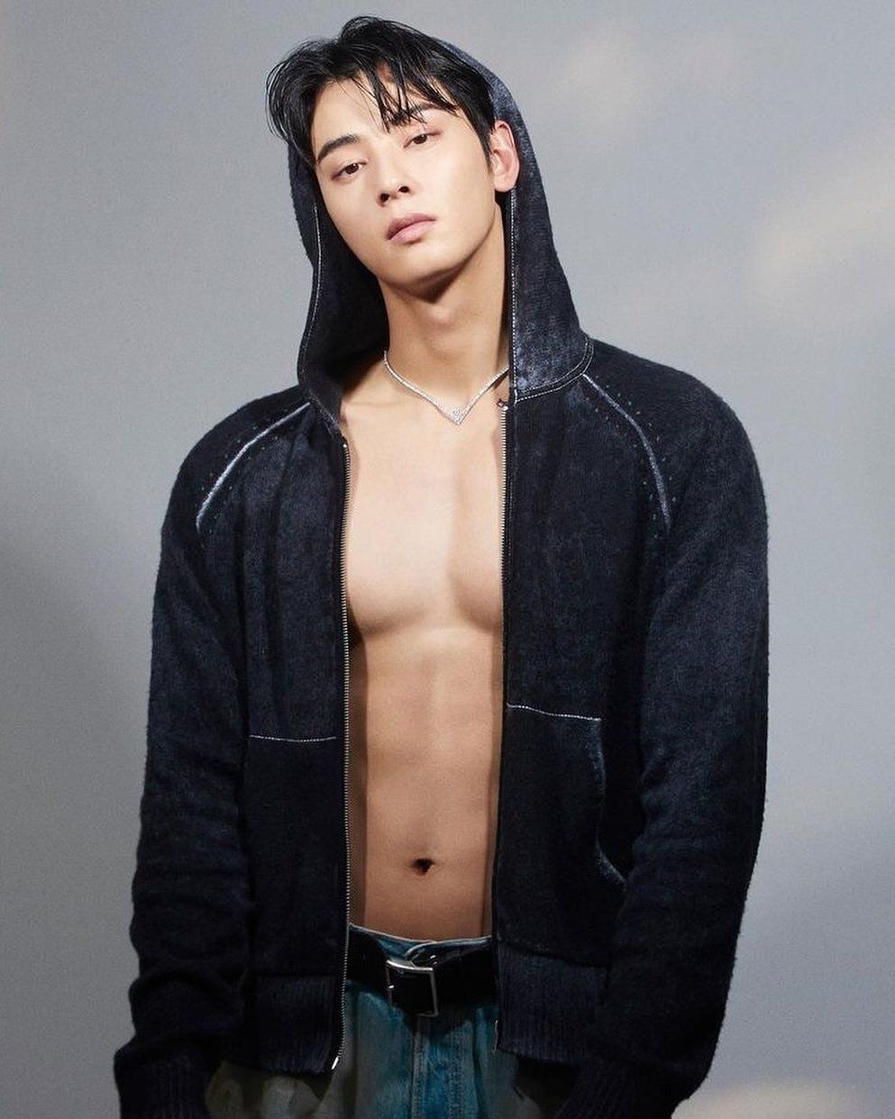 Hot nhất MXH: Nữ MC đưa tin về scandal Cha Eun Woo nhưng cứ như dựa vai check-in cùng thần tượng- Ảnh 2. Hot nhất MXH: Nữ MC đưa tin về scandal Cha Eun Woo nhưng cứ như dựa vai check-in cùng thần tượng- Ảnh 2.