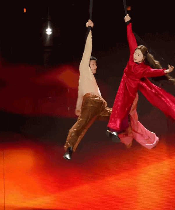 Người đ&agrave;n &ocirc;ng được t&igrave;m kiếm nhiều nhất trong fan concert H&ograve;a Minzy- Ảnh 1.