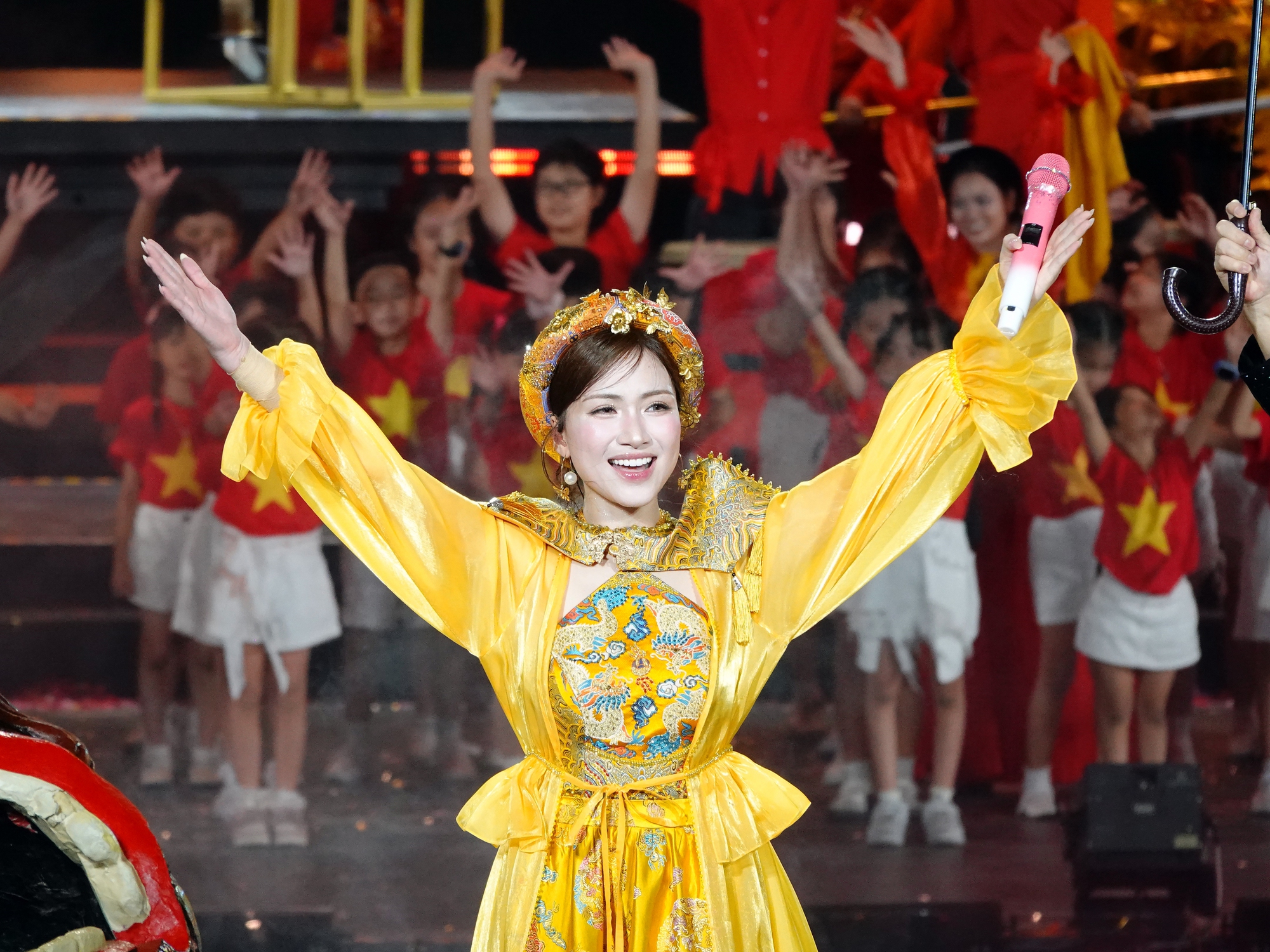 Ho&agrave; Minzy được 