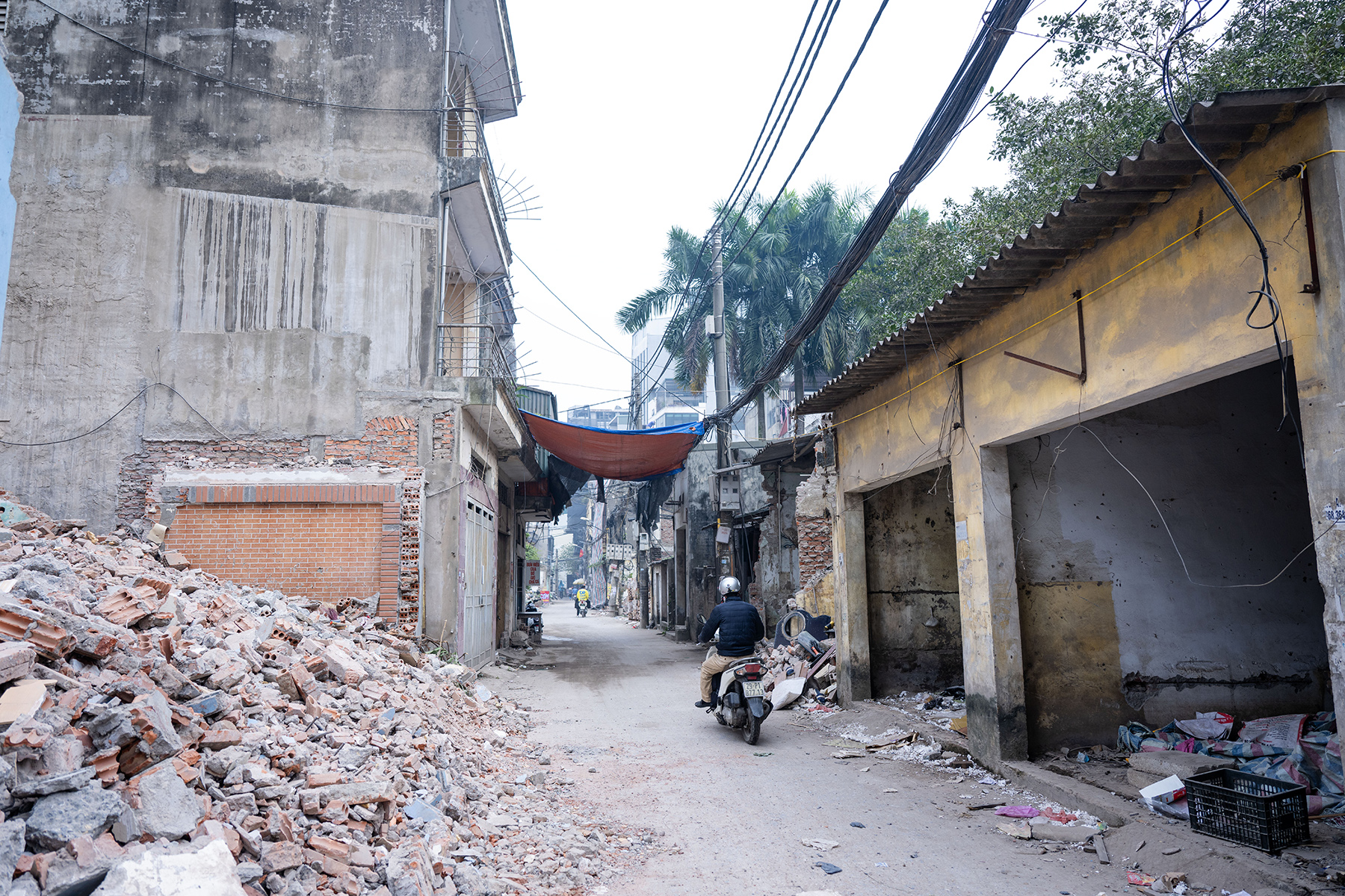 Toàn cảnh người dân Hà Nội tất bật bàn giao mặt bằng đoạn Vành đai 2,5 qua Cầu Giấy- Ảnh 2. Toàn cảnh người dân Hà Nội tất bật bàn giao mặt bằng đoạn Vành đai 2,5 qua Cầu Giấy- Ảnh 2.