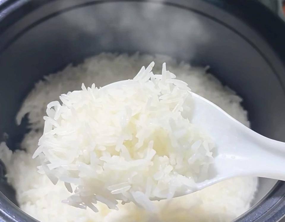 B&iacute; quyết để c&oacute; b&aacute;t cơm ngon: Chỉ cần lưu &yacute; c&aacute;c chức năng n&agrave;y tr&ecirc;n nồi cơm điện l&agrave; cơm sẽ ngon tuyệt!- Ảnh 9.