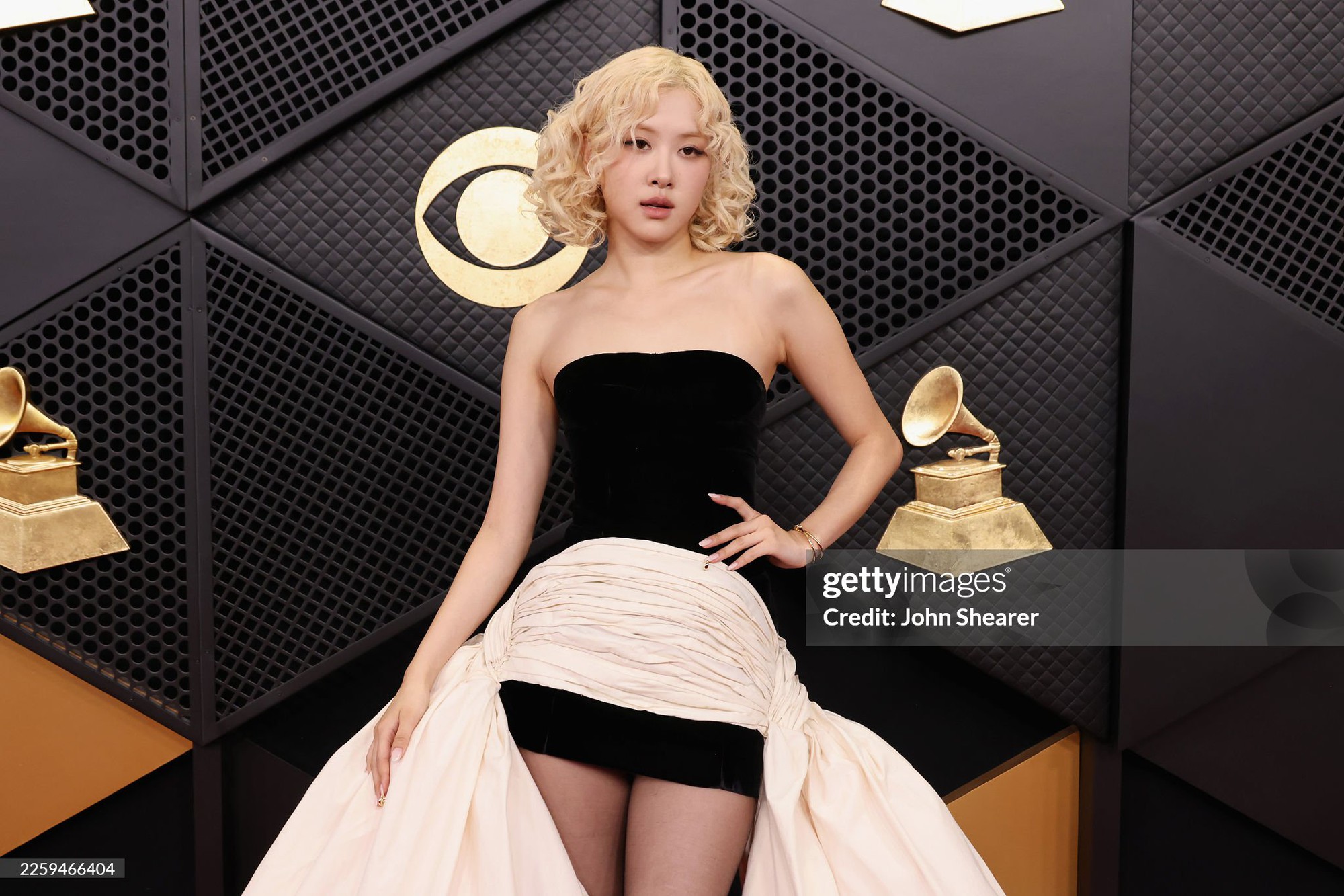 Si&ecirc;u thảm đỏ Grammy 2026: Cả thế giới 