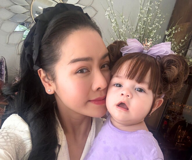 Được hỏi: Nếu một ngày nào đó con lớn lên và hỏi về cha mình thì sao, Nhật Kim Anh trả lời cực khéo!- Ảnh 1. Được hỏi: Nếu một ngày nào đó con lớn lên và hỏi về cha mình thì sao, Nhật Kim Anh trả lời cực khéo!- Ảnh 1.