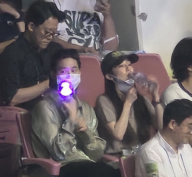 Ph&aacute;t đi&ecirc;n l&ecirc;n được: Thiếu gia đẹp nhất nước &acirc;u yếm mỹ nh&acirc;n đẹp v&ocirc; song trước h&agrave;ng vạn người- Ảnh 4.