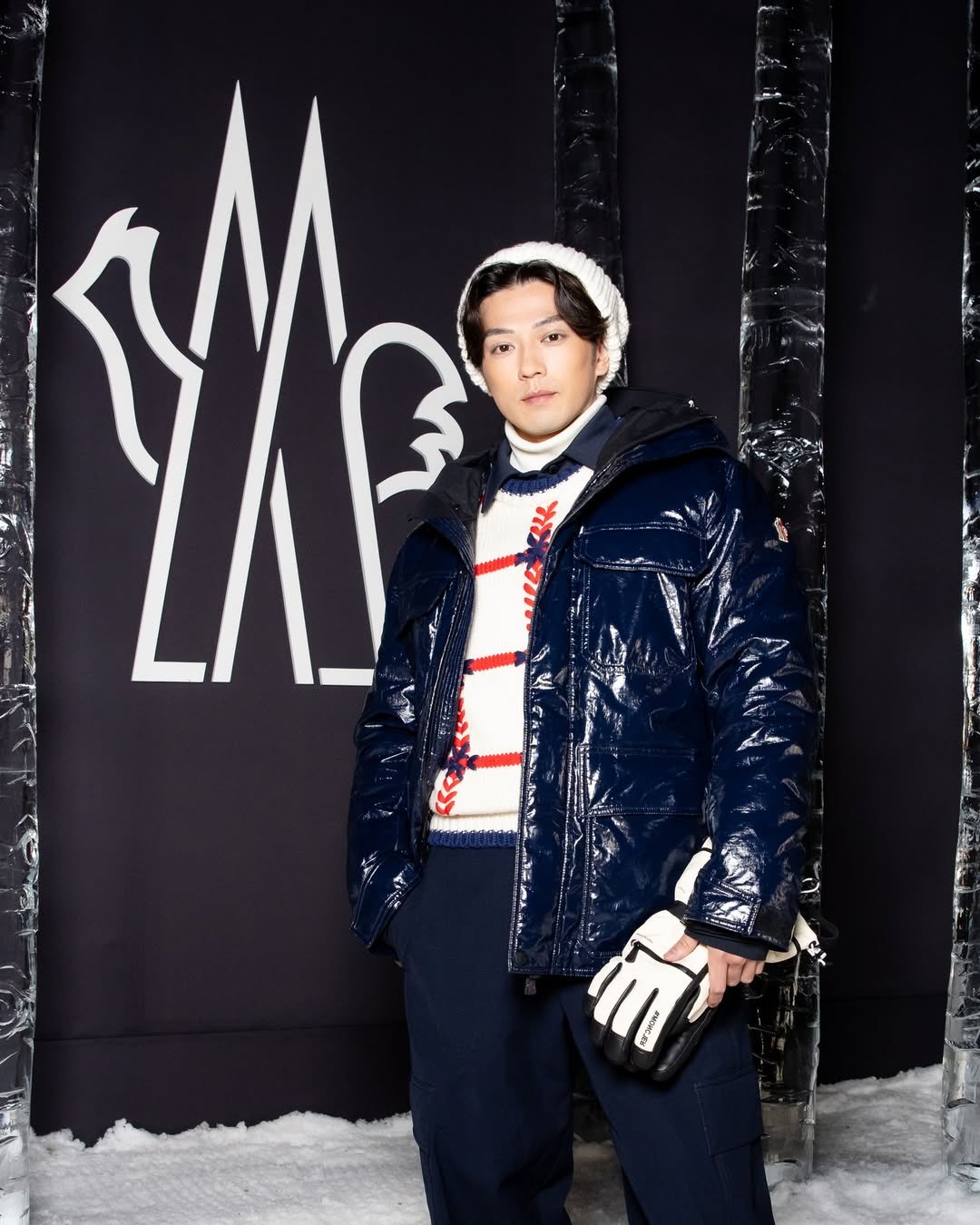 Fashion show giữa n&uacute;i tuyết khiến d&agrave;n sao phải &ldquo;liều m&igrave;nh&rdquo; trong đ&ecirc;m tối, Jennie bị lu mờ trước cảnh đẹp c&oacute; một kh&ocirc;ng hai- Ảnh 7.