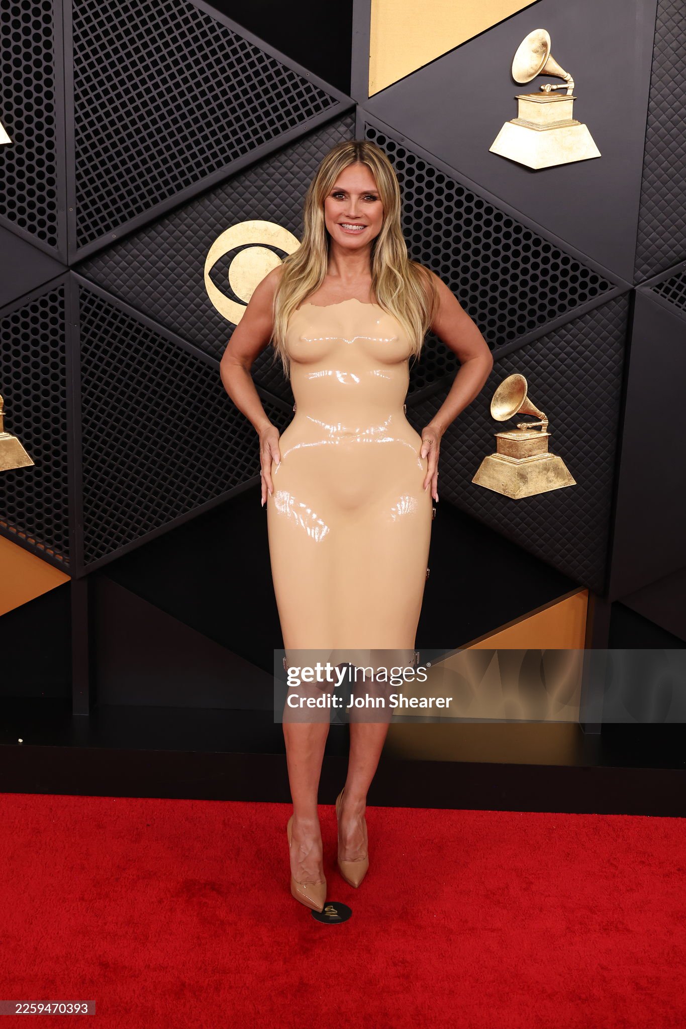 Si&ecirc;u thảm đỏ Grammy 2026: Cả thế giới 