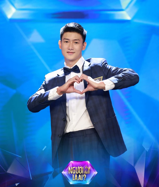 Người đ&agrave;n &ocirc;ng được t&igrave;m kiếm nhiều nhất trong fan concert H&ograve;a Minzy- Ảnh 3.