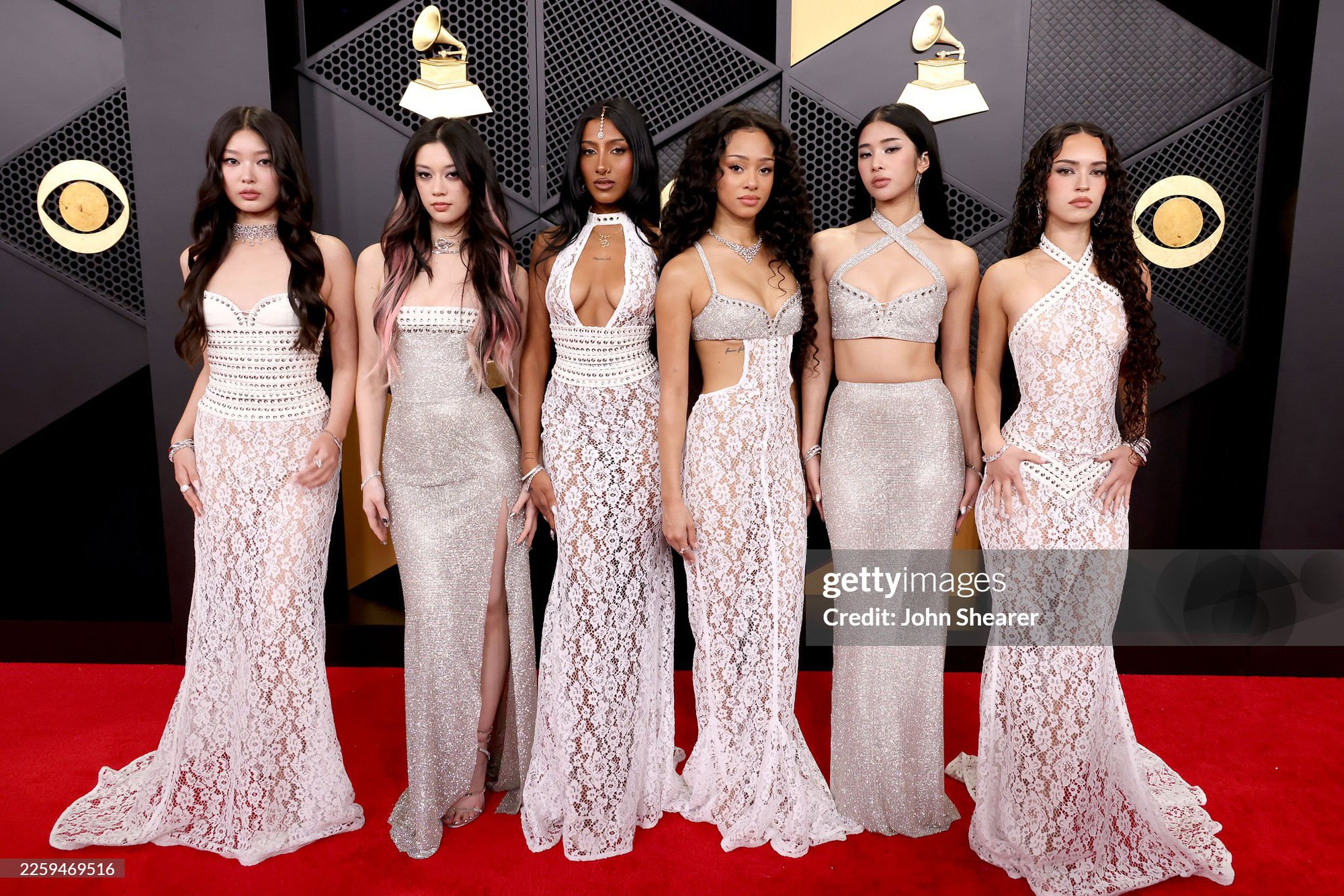 Si&ecirc;u thảm đỏ Grammy 2026: Cả thế giới 