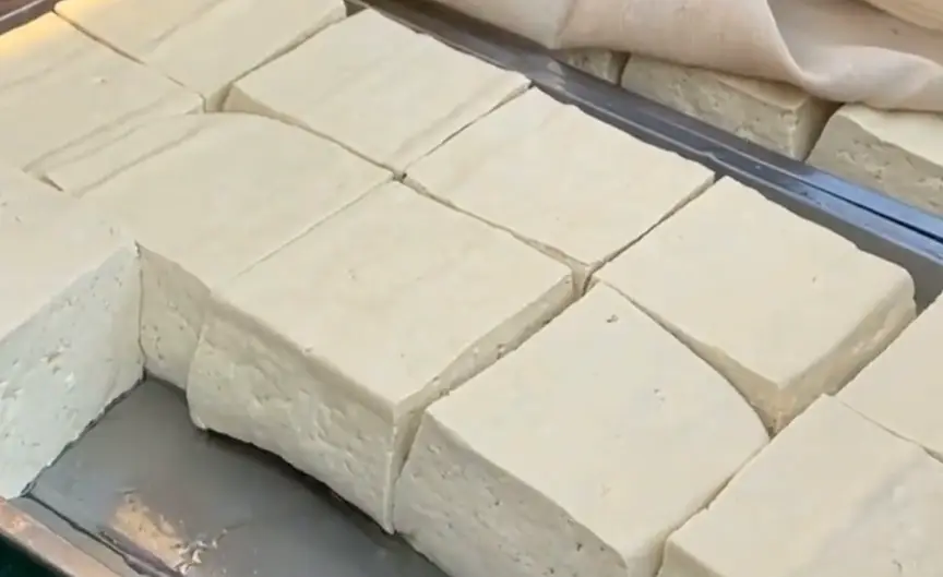 Ra chợ mua đậu phụ, gặp 3 loại n&agrave;y ngon, rẻ mấy cũng đừng mua, &iacute;t chất dinh dưỡng lại đầu độc sức khỏe- Ảnh 1.