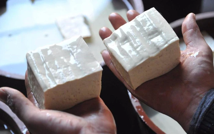 Ra chợ mua đậu phụ, gặp 3 loại n&agrave;y ngon, rẻ mấy cũng đừng mua, &iacute;t chất dinh dưỡng lại đầu độc sức khỏe- Ảnh 3.