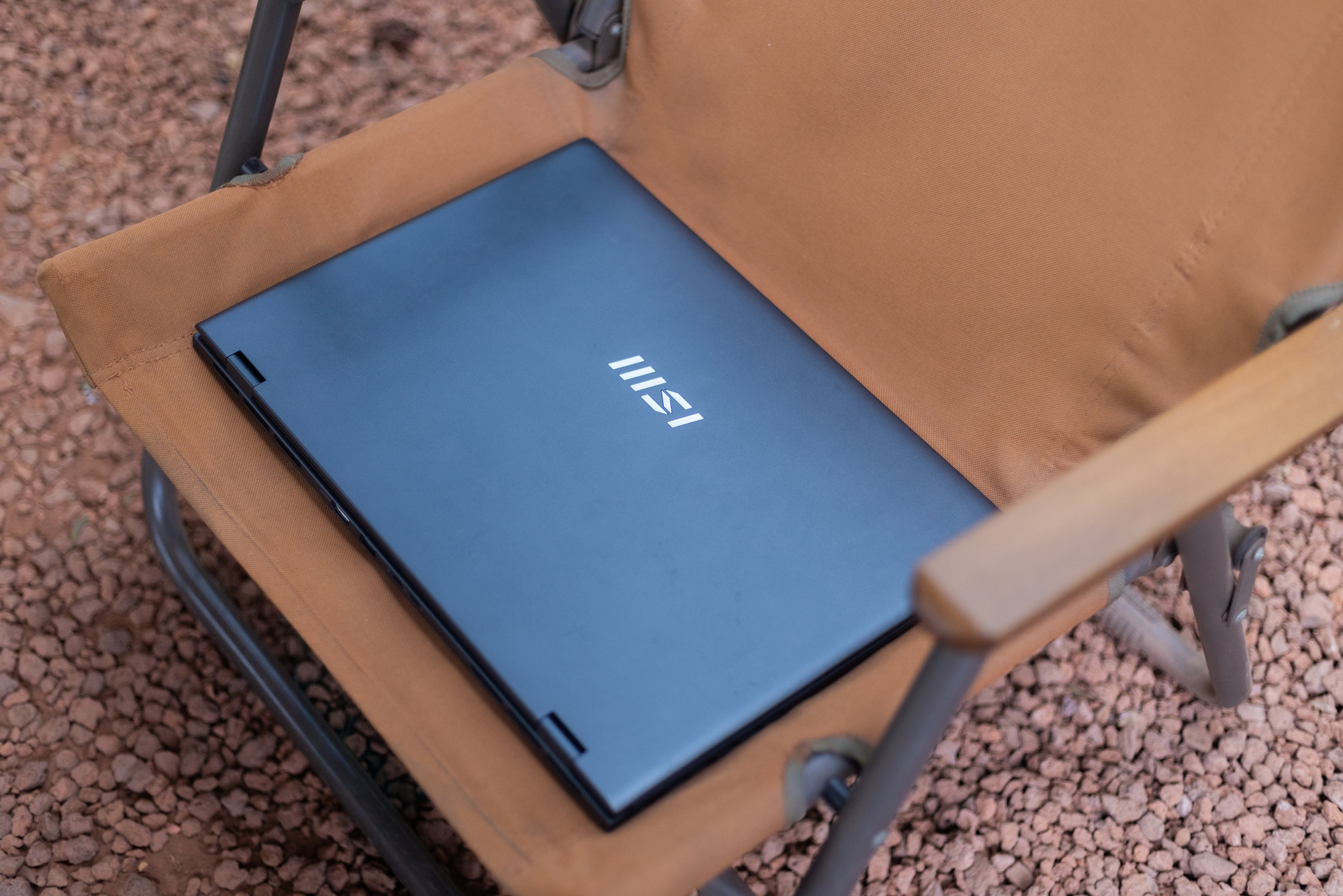 MSI Prestige 16 AI Evo: Khi laptop không chỉ là công cụ, mà là cộng sự AI trong đời sống sáng tạo- Ảnh 2. MSI Prestige 16 AI Evo: Khi laptop không chỉ là công cụ, mà là cộng sự AI trong đời sống sáng tạo- Ảnh 2.