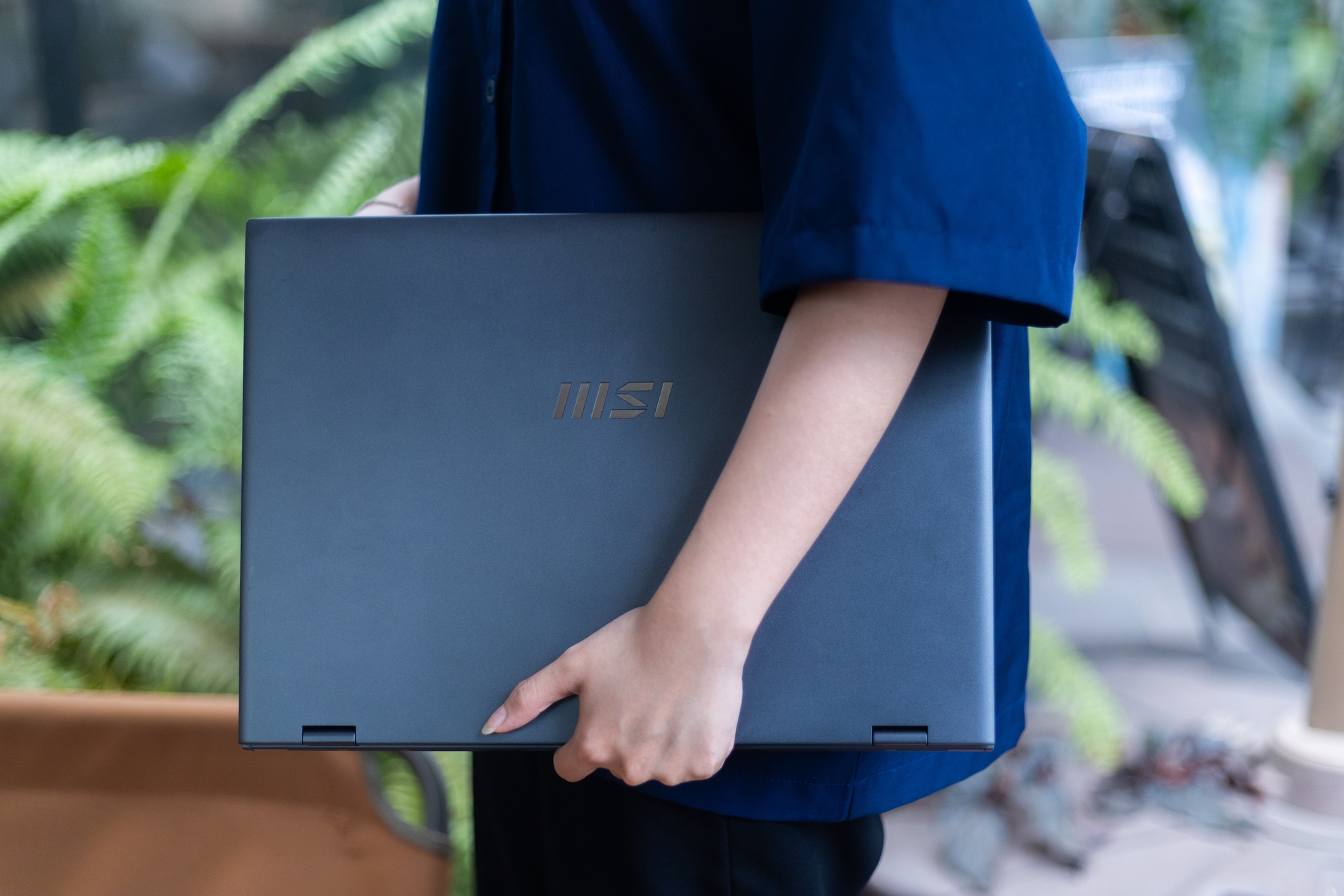 MSI Prestige 16 AI Evo: Khi laptop không chỉ là công cụ, mà là cộng sự AI trong đời sống sáng tạo- Ảnh 5. MSI Prestige 16 AI Evo: Khi laptop không chỉ là công cụ, mà là cộng sự AI trong đời sống sáng tạo- Ảnh 5.