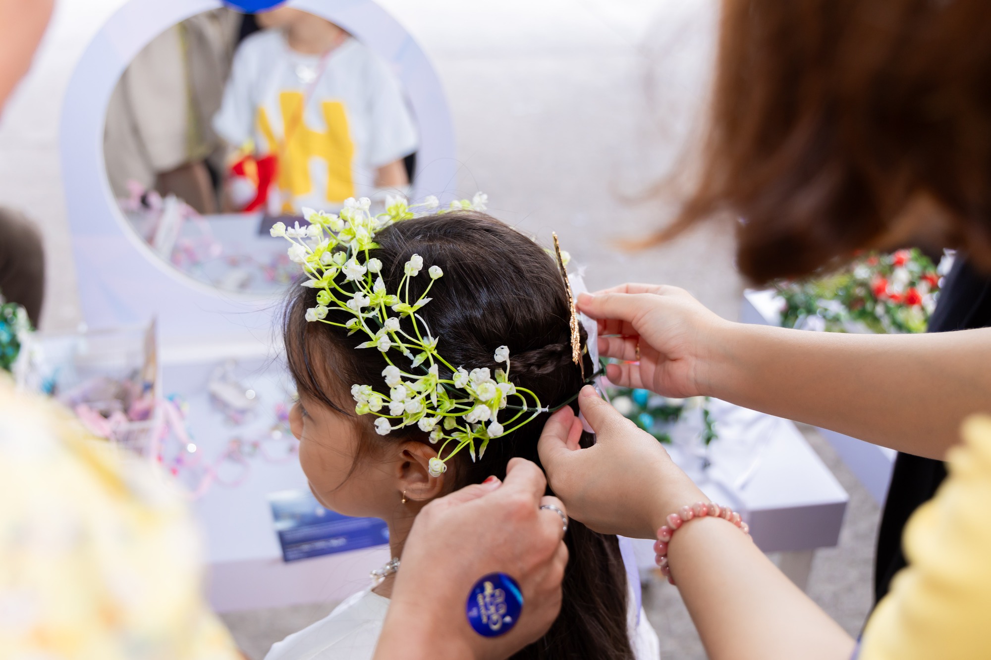 "Giấc mơ Lọ Lem" v&agrave; ph&eacute;p m&agrave;u c&oacute; thật cho 1000 trẻ em g&aacute;i Việt- Ảnh 8.