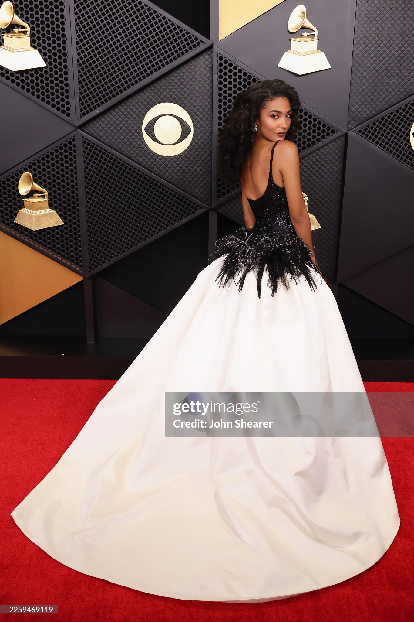 Si&ecirc;u thảm đỏ Grammy 2026: Cả thế giới 