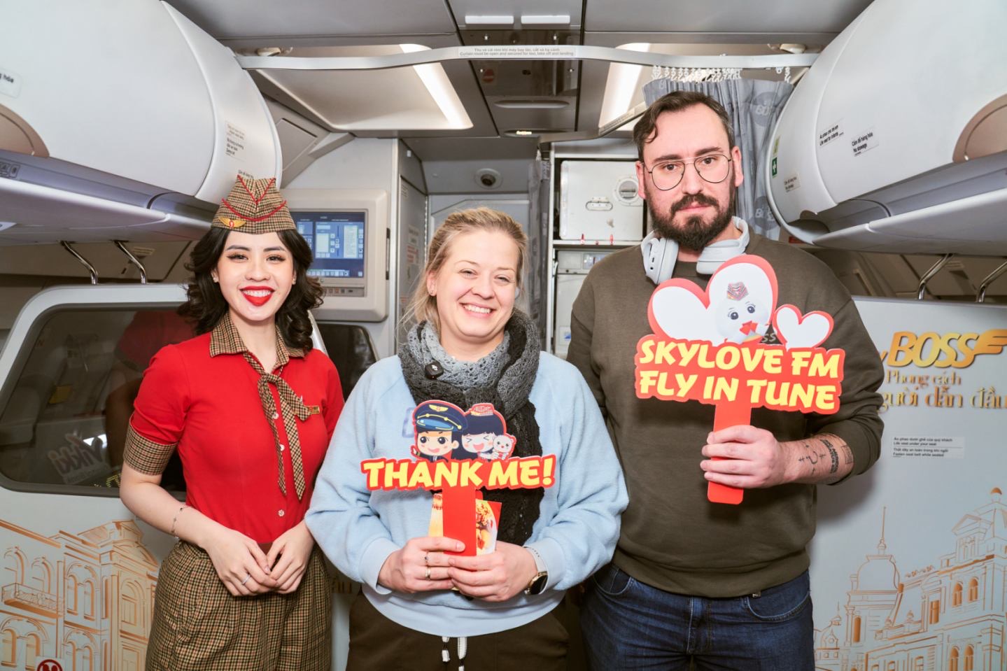 Trải nghiệm kh&ocirc;ng kh&iacute; lễ hội rộn r&agrave;ng tr&ecirc;n những chuyến bay Vietjet- Ảnh 11.