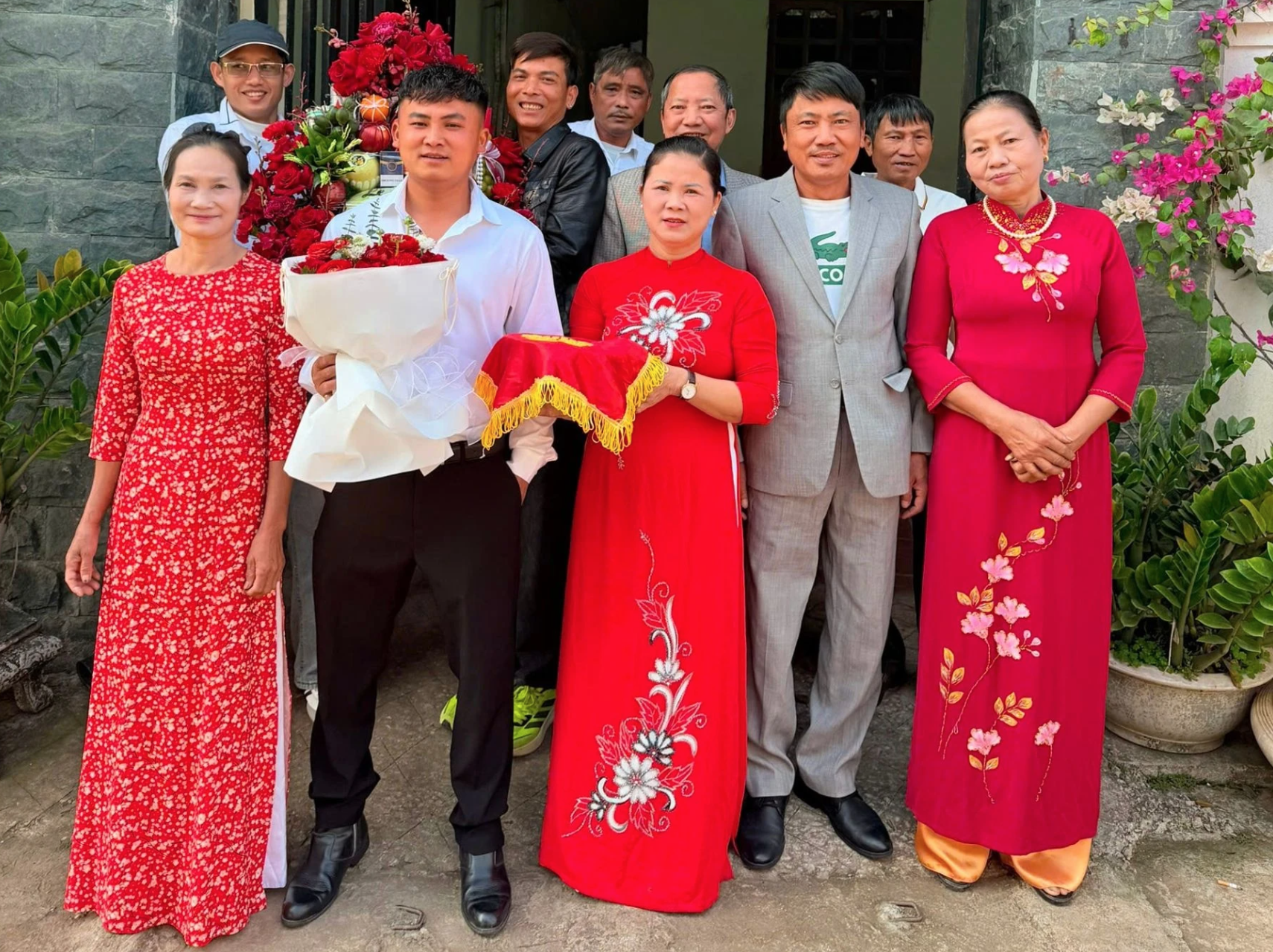 Cặp đ&ocirc;i hỏi cưới lại sau 3 năm ly h&ocirc;n ở Thanh H&oacute;a: C&acirc;u chuyện đầy bất ngờ ph&iacute;a sau- Ảnh 2.