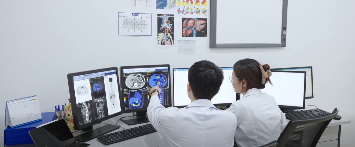 Ca bệnh hiếm: Người đ&agrave;n &ocirc;ng 50 tuổi mắc c&ugrave;ng l&uacute;c 3 loại ung thư, b&aacute;c sĩ tiến h&agrave;nh phẫu thuật li&ecirc;n tục 13 tiếng- Ảnh 1.