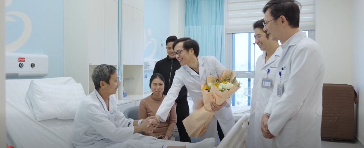 Ca bệnh hiếm: Người đ&agrave;n &ocirc;ng 50 tuổi mắc c&ugrave;ng l&uacute;c 3 loại ung thư, b&aacute;c sĩ tiến h&agrave;nh phẫu thuật li&ecirc;n tục 13 tiếng- Ảnh 3.