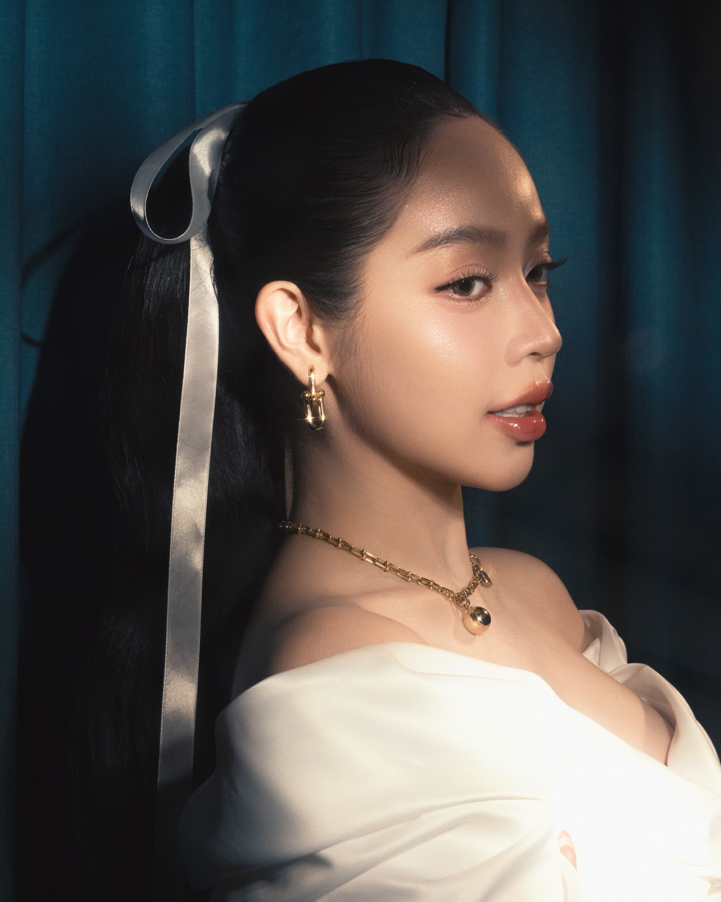 Đằng sau vẻ đẹp 