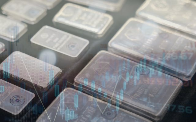 B&aacute;n chứng kho&aacute;n để 'đu đỉnh' bạc gi&aacute; hơn 120 triệu đồng/kg, t&ocirc;i phải l&agrave;m g&igrave; b&acirc;y giờ?- Ảnh 1.