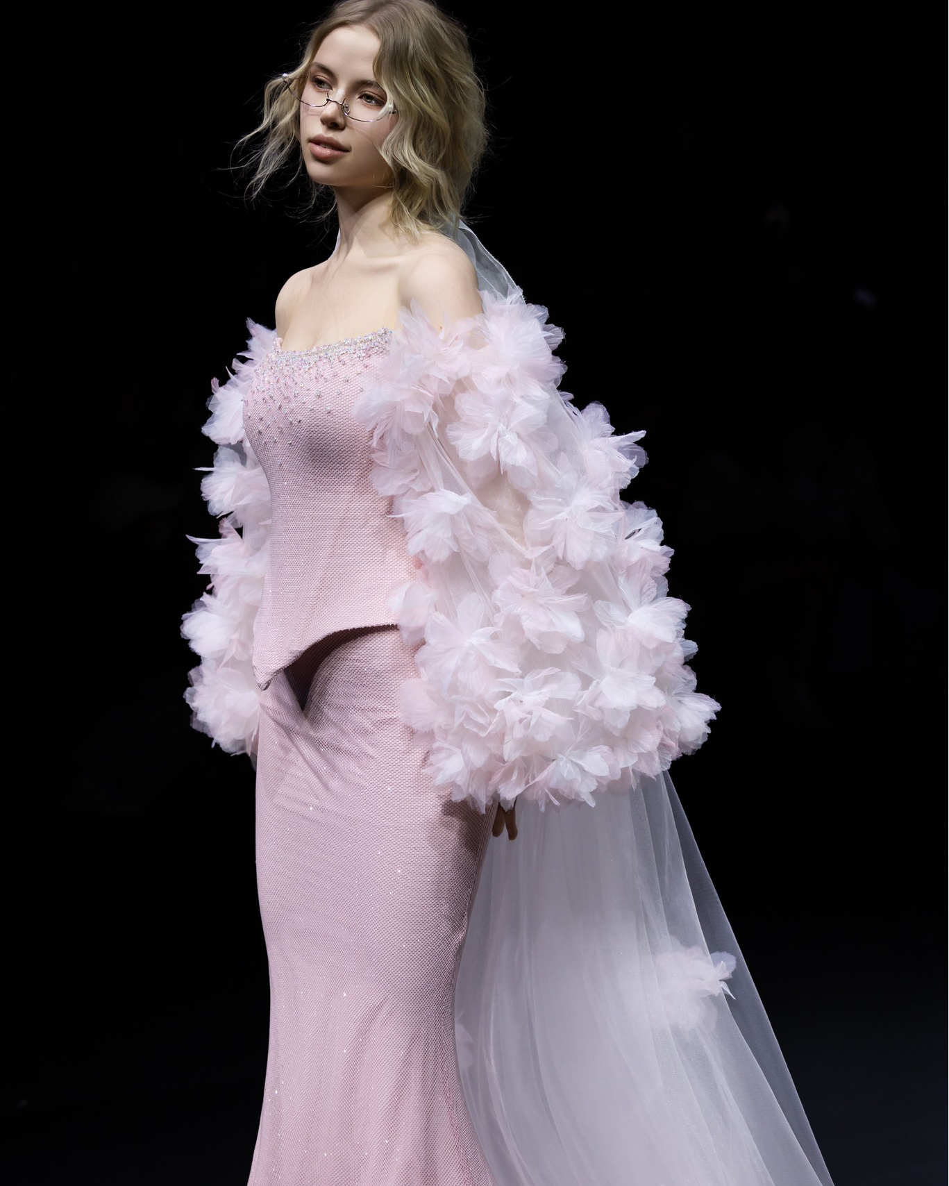 BST váy đang làm toàn thể con gái xao xuyến: Mọi thứ đẹp như tiên giáng trần, nằm mơ cũng mong được mặc 1 lần- Ảnh 3. BST váy đang làm toàn thể con gái xao xuyến: Mọi thứ đẹp như tiên giáng trần, nằm mơ cũng mong được mặc 1 lần- Ảnh 3.