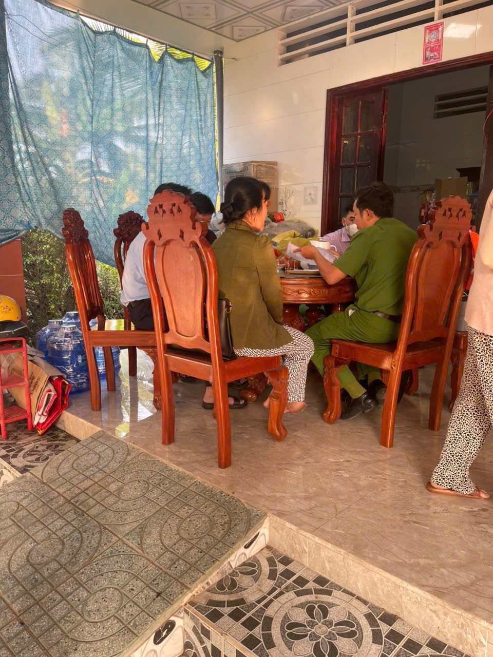 Kết quả điều tra ban đầu vụ 2 người tử vong sau khi uống rượu ng&acirc;m- Ảnh 1.