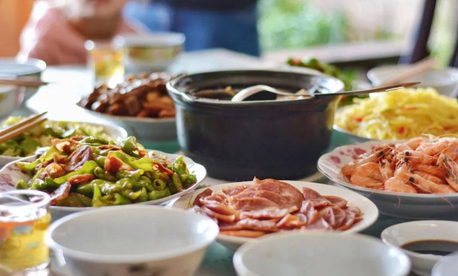 C&aacute;ch xử l&yacute; thức ăn thừa sau Tết vừa ngon vừa đảm bảo sức khỏe- Ảnh 1.