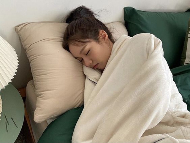 M&ugrave;ng 4 Tết, nhiều phụ nữ thấy m&igrave;nh &ldquo;gi&agrave; đi&rdquo; r&otilde; rệt: V&igrave; sao?- Ảnh 3.